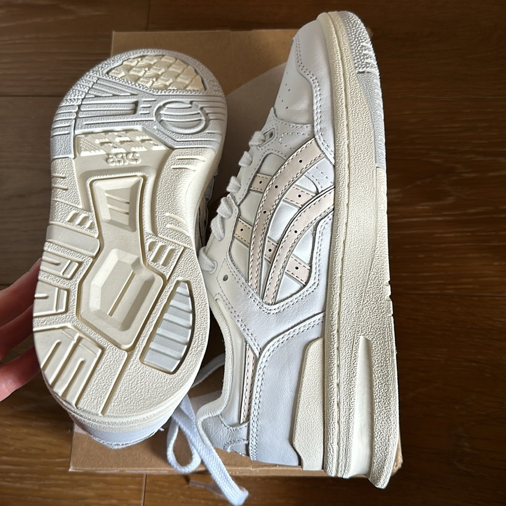NEW! ASICS with Ortholite comfort foam inserts!